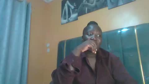 Snapshot of ladyblossoms19 chatting on 05/01/26, 09:19 lindah32 online show from 05/01/26, 09:19