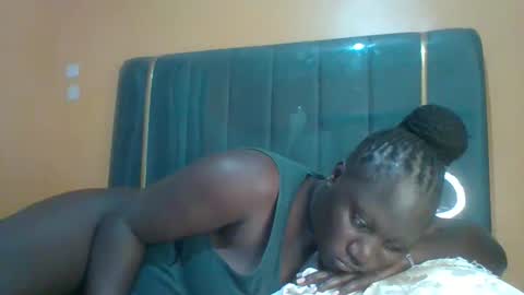 Snapshot of ladyblossoms19 chatting on 05/06/26, 12:52 lindah32 online show from 05/06/26, 12:52