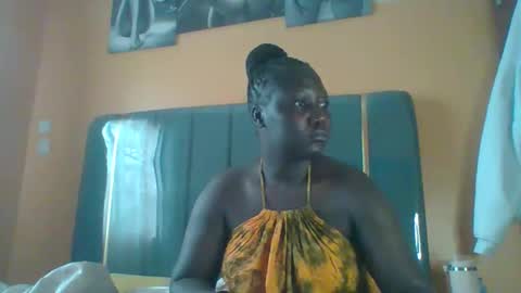 Snapshot of ladyblossoms19 chatting on 05/13/26, 11:51 lindah32 online show from 05/13/26, 11:51