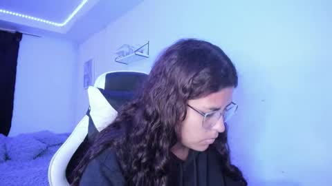  Lady  online show from 11/05/25, 02:00