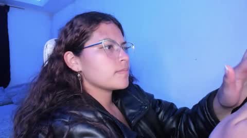  Lady  online show from 11/17/25, 02:17