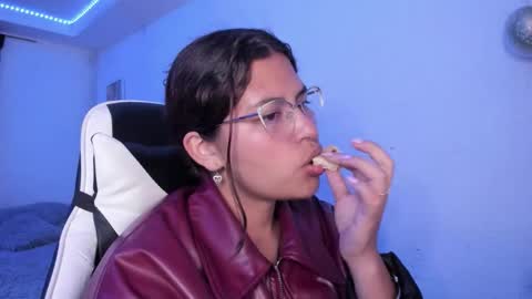  Lady  online show from 12/04/25, 03:05