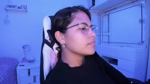 Snapshot of ladybrown_16 chatting on 06/21/26, 03:20 Lady online show from 06/21/26, 03:20