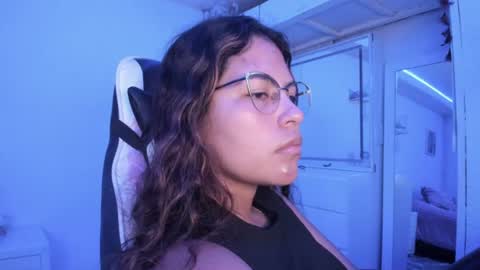 Snapshot of ladybrown_16 chatting on 06/24/26, 03:27 Lady online show from 06/24/26, 03:27