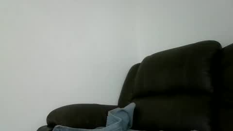 Stephanie online show from 10/30/25, 02:07