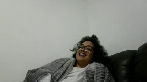 Snapshot of ladycinnabon chatting on 11/14/25, 03:05 Stephanie online show from 11/14/25, 03:05