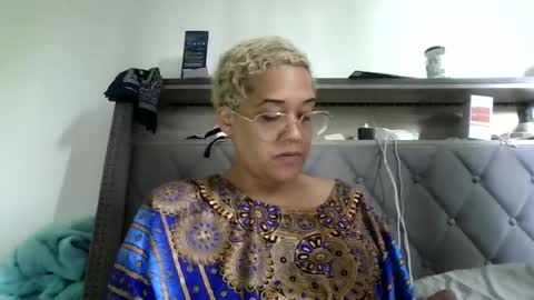 Snapshot of ladycinnabon chatting on 06/19/26, 05:39 Stephanie online show from 06/19/26, 05:39