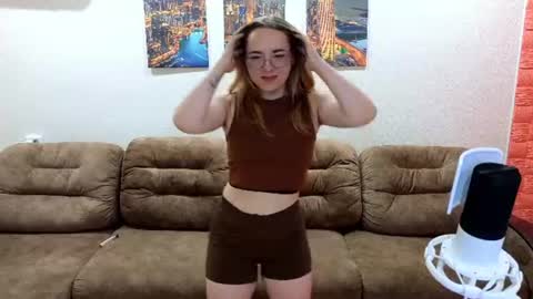 Snapshot of ladydary chatting on 07/03/26, 06:31 Hello im May online show from 07/03/26, 06:31
