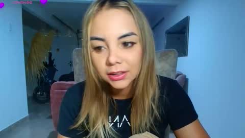 Snapshot of ladydi069 chatting on 11/07/25, 08:31 Hello im lady nice to meet you online show from 11/07/25, 08:31