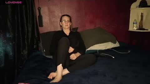 Snapshot of ladykiva_n_hubz chatting on 10/08/25, 03:37 ladykiva_n_hubz online show from 10/08/25, 03:37