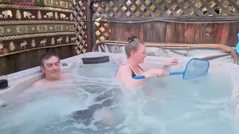 Snapshot of ladykiva_n_hubz chatting on 10/25/25, 01:02 ladykiva_n_hubz online show from 10/25/25, 01:02