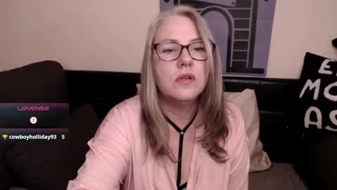 Snapshot of ladylanaxo chatting on 11/01/25, 07:54 Next Stream online show from 11/01/25, 07:54