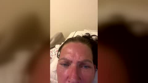 Snapshot of ladylara4949 chatting on 12/17/25, 03:18 ladylara4949 online show from 12/17/25, 03:18