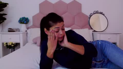 Lia online show from 01/03/25, 05:17