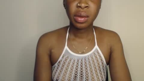 Snapshot of ladylilasexy chatting on 04/21/26, 05:17 sexylila online show from 04/21/26, 05:17