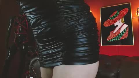 Snapshot of ladylunatikka chatting on 03/07/26, 01:35 ladylunatikka online show from 03/07/26, 01:35