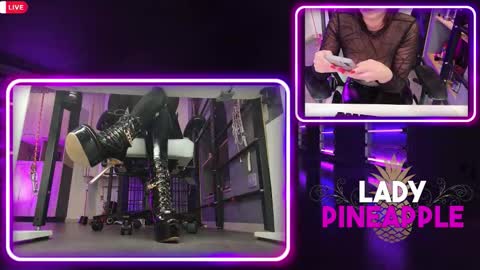 ladypineapple01 online show from 11/17/25, 08:14