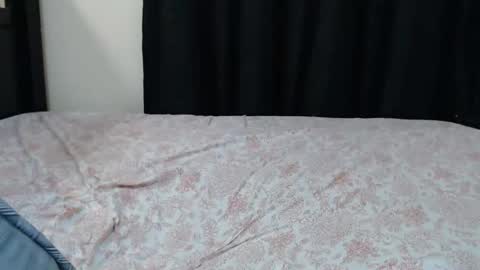 Snapshot of ladyqeeen chatting on 05/16/26, 12:18 ladyqeeen online show from 05/16/26, 12:18