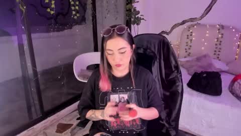 Snapshot of ladysweetts chatting on 11/11/25, 05:07 Lady online show from 11/11/25, 05:07