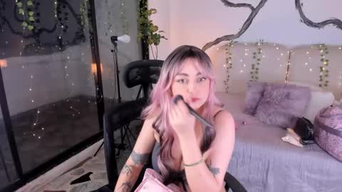 Snapshot of ladysweetts chatting on 11/15/25, 04:32 Lady online show from 11/15/25, 04:32