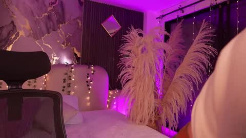 Lady  online show from 02/04/26, 04:51