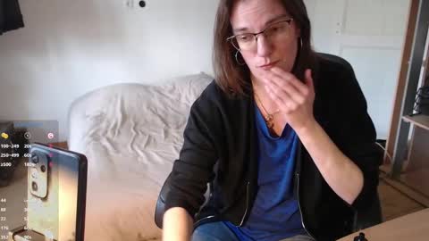 Lea online show from 02/28/25, 12:31