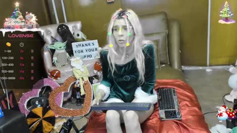 Snapshot of laflakita21 chatting on 12/18/24, 02:42 Skinnygirl online show from 12/18/24, 02:42