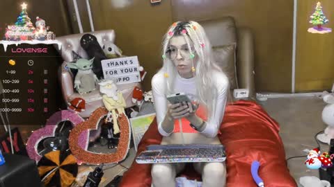 Snapshot of laflakita21 chatting on 12/19/24, 01:50 Skinnygirl online show from 12/19/24, 01:50