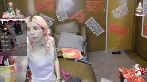 Snapshot of laflakita21 chatting on 02/12/25, 04:23 Skinnygirl online show from 02/12/25, 04:23