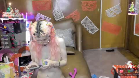 Snapshot of laflakita21 chatting on 02/13/25, 03:39 Skinnygirl online show from 02/13/25, 03:39