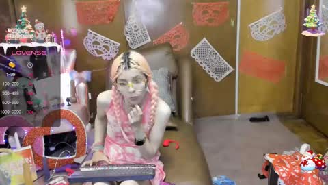 Snapshot of laflakita21 chatting on 02/15/25, 01:10 Skinnygirl online show from 02/15/25, 01:10