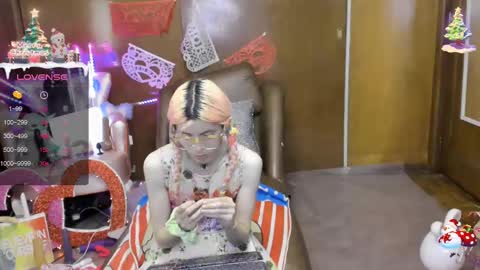 Snapshot of laflakita21 chatting on 02/25/25, 01:09 Skinnygirl online show from 02/25/25, 01:09