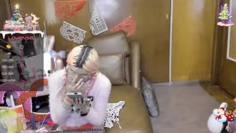 Snapshot of laflakita21 chatting on 02/28/25, 01:05 Skinnygirl online show from 02/28/25, 01:05