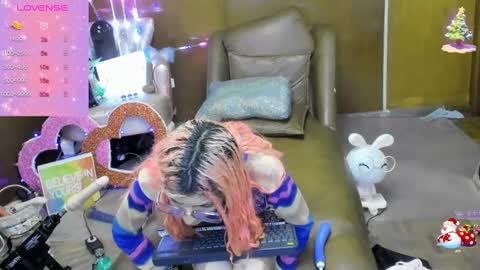 Snapshot of laflakita21 chatting on 09/17/25, 12:12 Skinnygirl online show from 09/17/25, 12:12