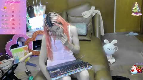 Snapshot of laflakita21 chatting on 09/19/25, 12:45 Skinnygirl online show from 09/19/25, 12:45