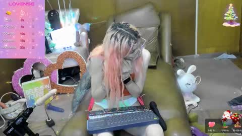 Snapshot of laflakita21 chatting on 10/11/25, 01:38 Skinnygirl online show from 10/11/25, 01:38