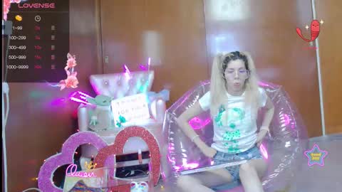 Snapshot of laflakita21 chatting on 03/18/26, 12:47 Skinnygirl online show from 03/18/26, 12:47