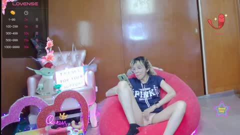 Snapshot of laflakita21 chatting on 04/11/26, 01:43 Skinnygirl online show from 04/11/26, 01:43