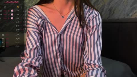 Bella online show from 12/25/24, 11:33