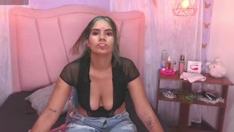 Snapshot of lahiacurvy chatting on 03/16/26, 11:20 Lahia online show from 03/16/26, 11:20