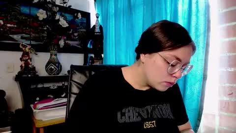 laia_hadid online show from 03/05/26, 04:03