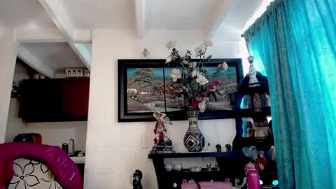 laia_hadid online show from 04/07/26, 02:28