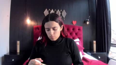 Snapshot of laia_jonees chatting on 04/29/26, 12:31 Laia online show from 04/29/26, 12:31