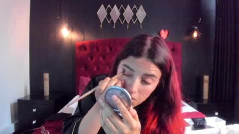 Snapshot of laia_jonees chatting on 05/11/26, 04:04 Laia online show from 05/11/26, 04:04