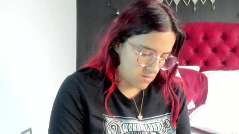 Snapshot of laia_jonees chatting on 05/14/26, 12:01 Laia online show from 05/14/26, 12:01