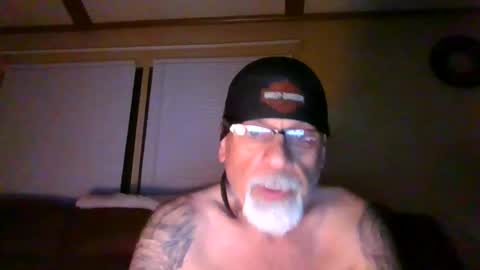Snapshot of laidbackluxury chatting on 05/29/26, 05:05 laidbackluxury online show from 05/29/26, 05:05