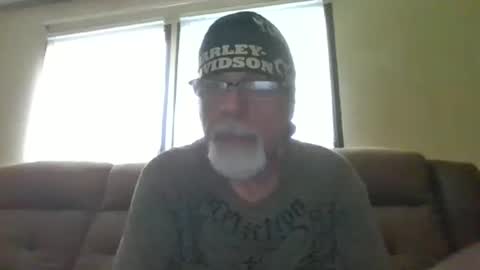 Snapshot of laidbackluxury chatting on 06/05/26, 08:25 laidbackluxury online show from 06/05/26, 08:25