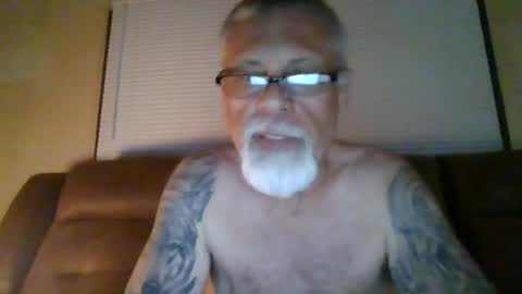 Snapshot of laidbackluxury chatting on 06/16/26, 07:55 laidbackluxury online show from 06/16/26, 07:55