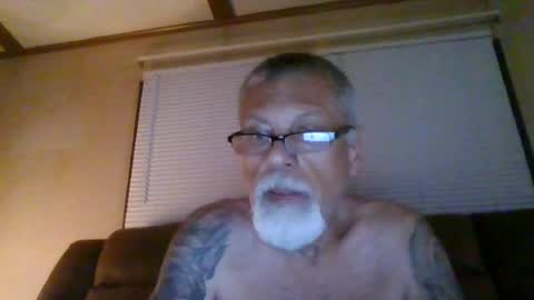 Snapshot of laidbackluxury chatting on 06/19/26, 03:44 laidbackluxury online show from 06/19/26, 03:44