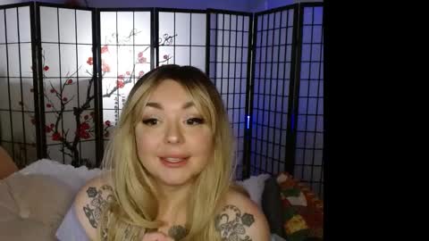 Snapshot of laikachka chatting on 10/04/25, 01:47 Laika Darling online show from 10/04/25, 01:47